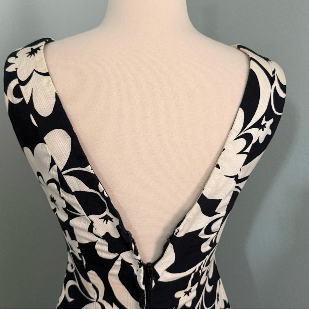 1970s vintage Dark Navy & White Floral Hawaiian Ja-Na Dress - Picture 4 of 9